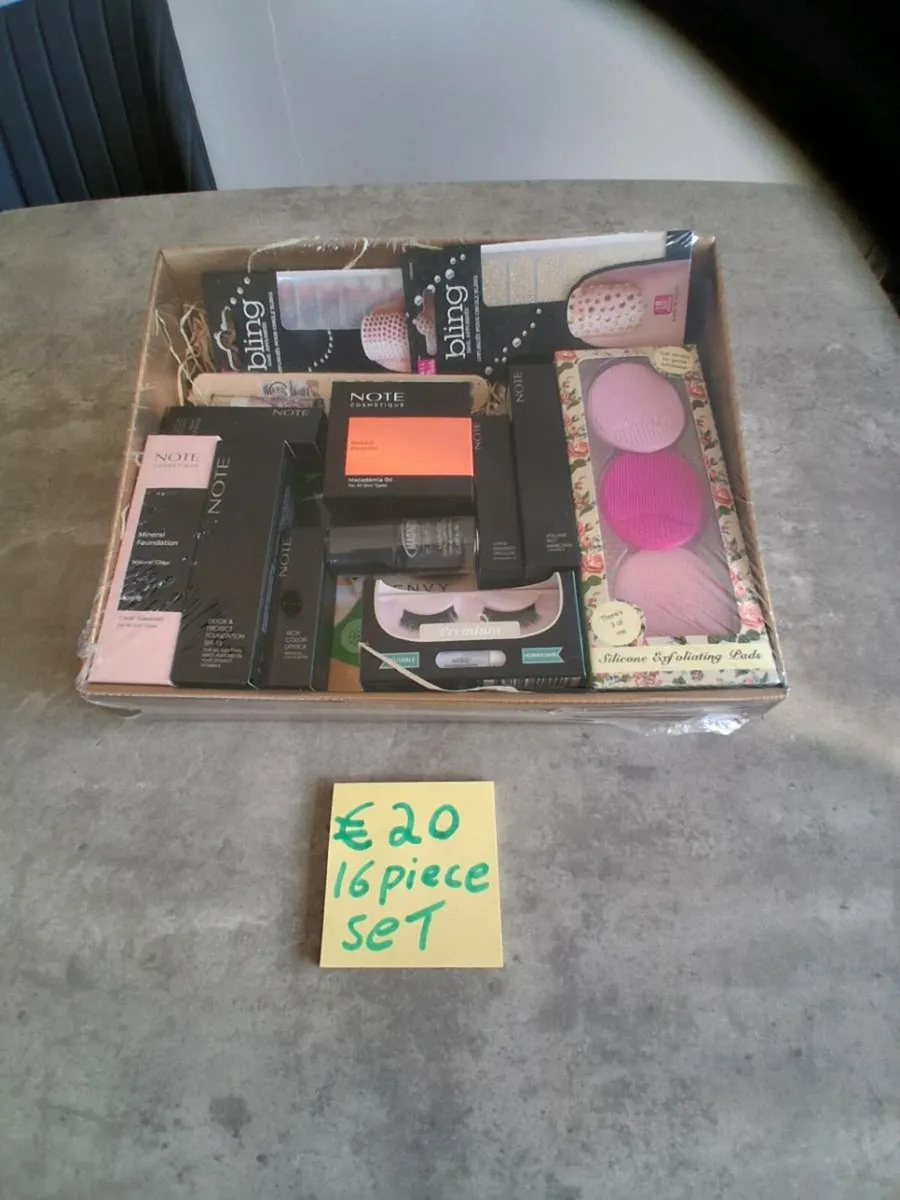 Make up sets for sale - Image 3