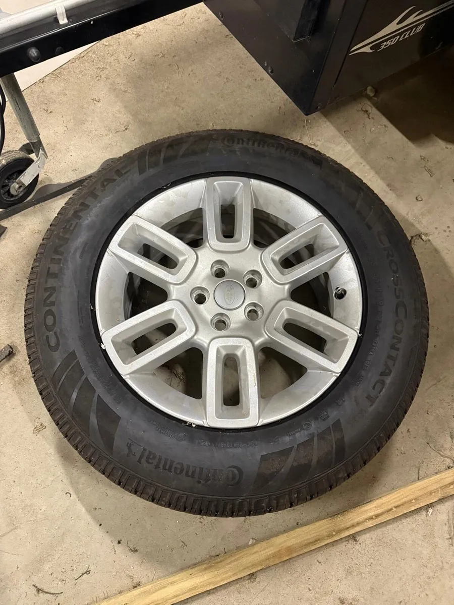 4 new Defender 19” Alloys & Continental 266/65 - Image 1