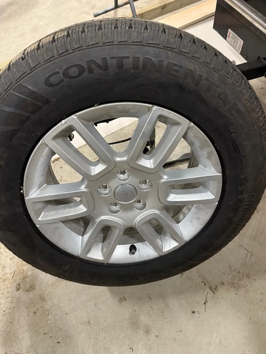 4 new Defender 19” Alloys & Continental 266/65 - Image 2