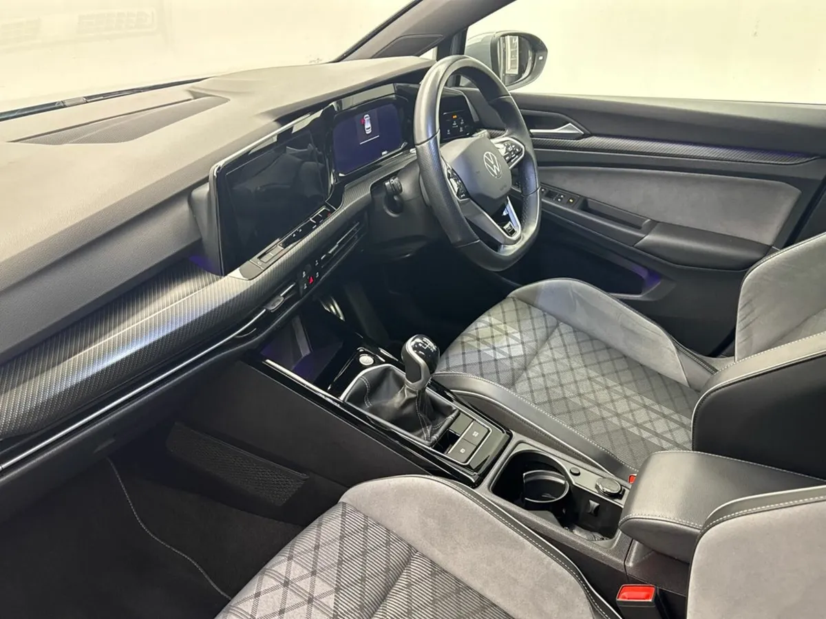 Volkswagen Golf 2.0TDI 150HP R-LINE *FREE HAMPER* - Image 4