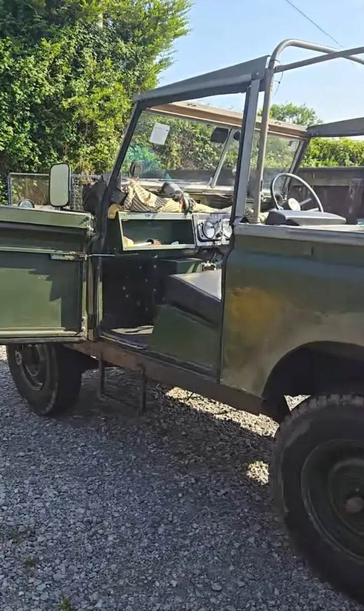 Vintage Land Rover series 2a - Image 4