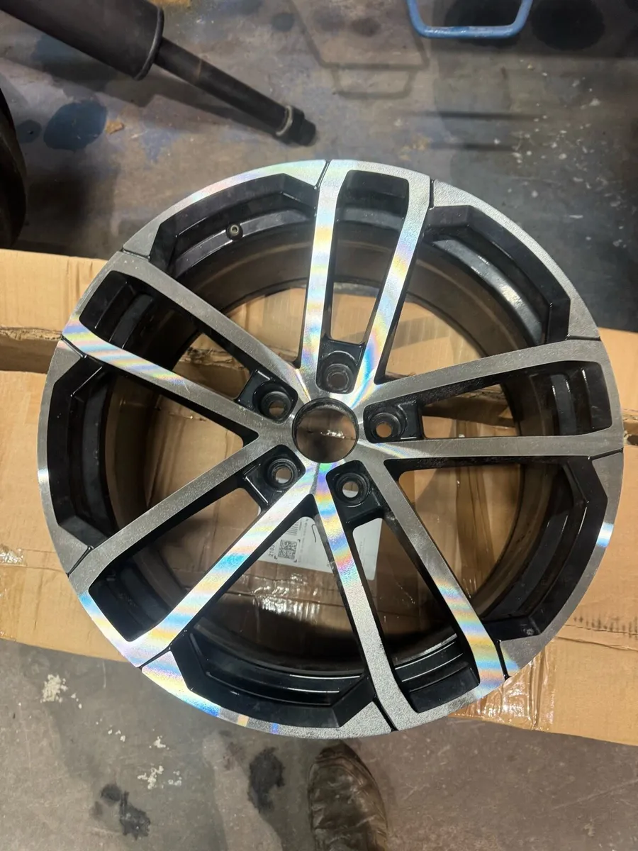 One as new 18” Alloy - Image 1