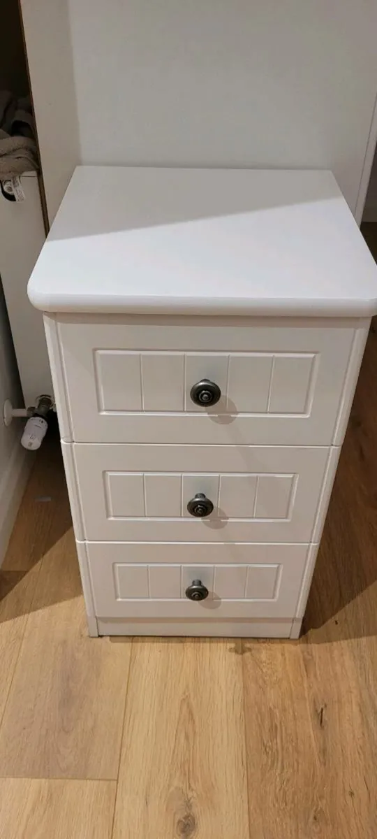 Matching Wardrobe and Drawers - Image 3