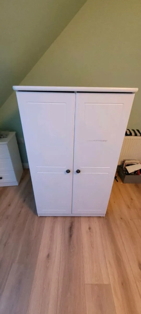 Matching Wardrobe and Drawers - Image 4