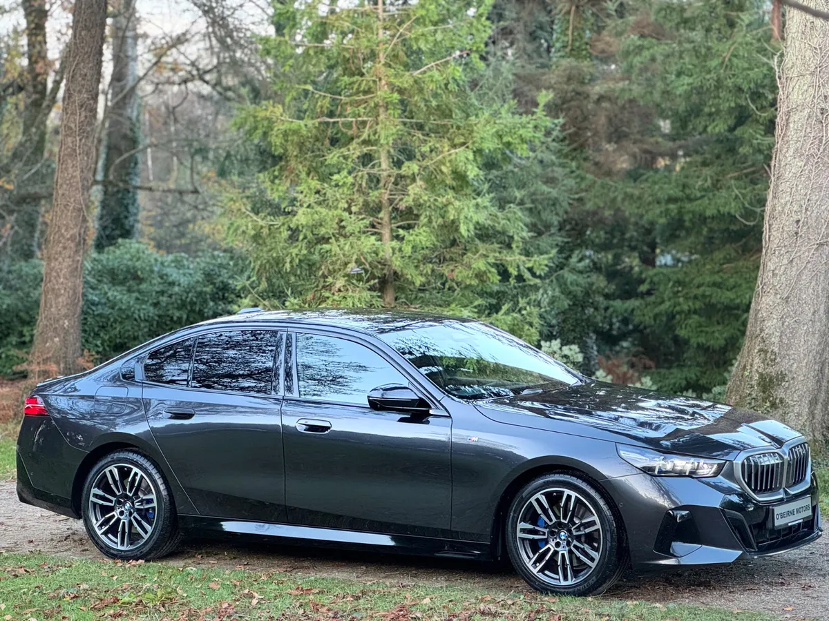 G60 520i MSPORT * 3D CAMERA PACK * - Image 4