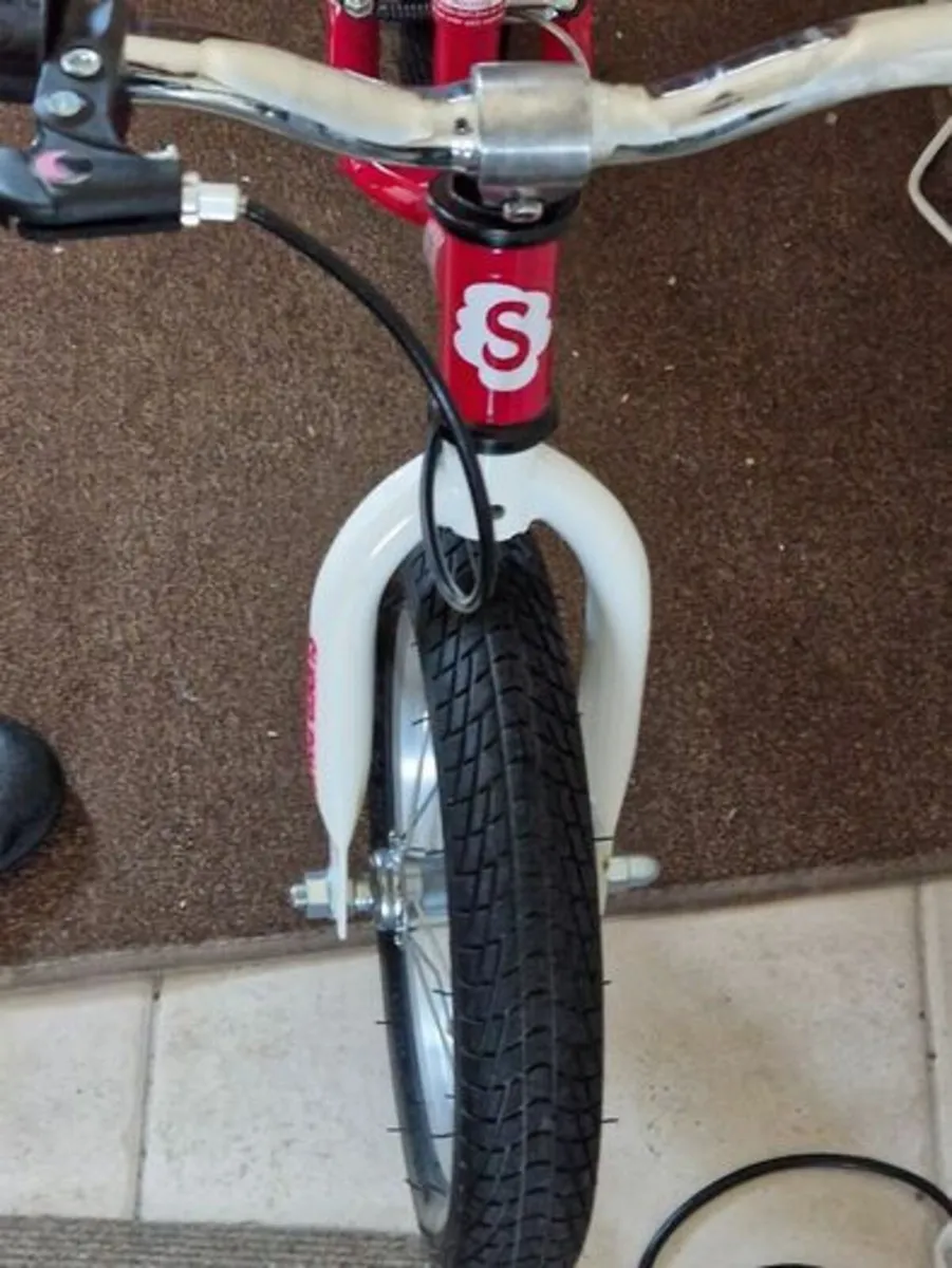 SUPERTOYS Balance Bike in Excellent/NEW condition - Image 2