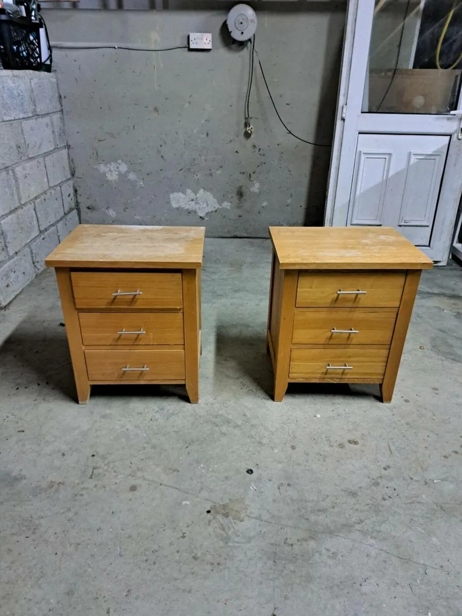 Oak lockers - Image 1