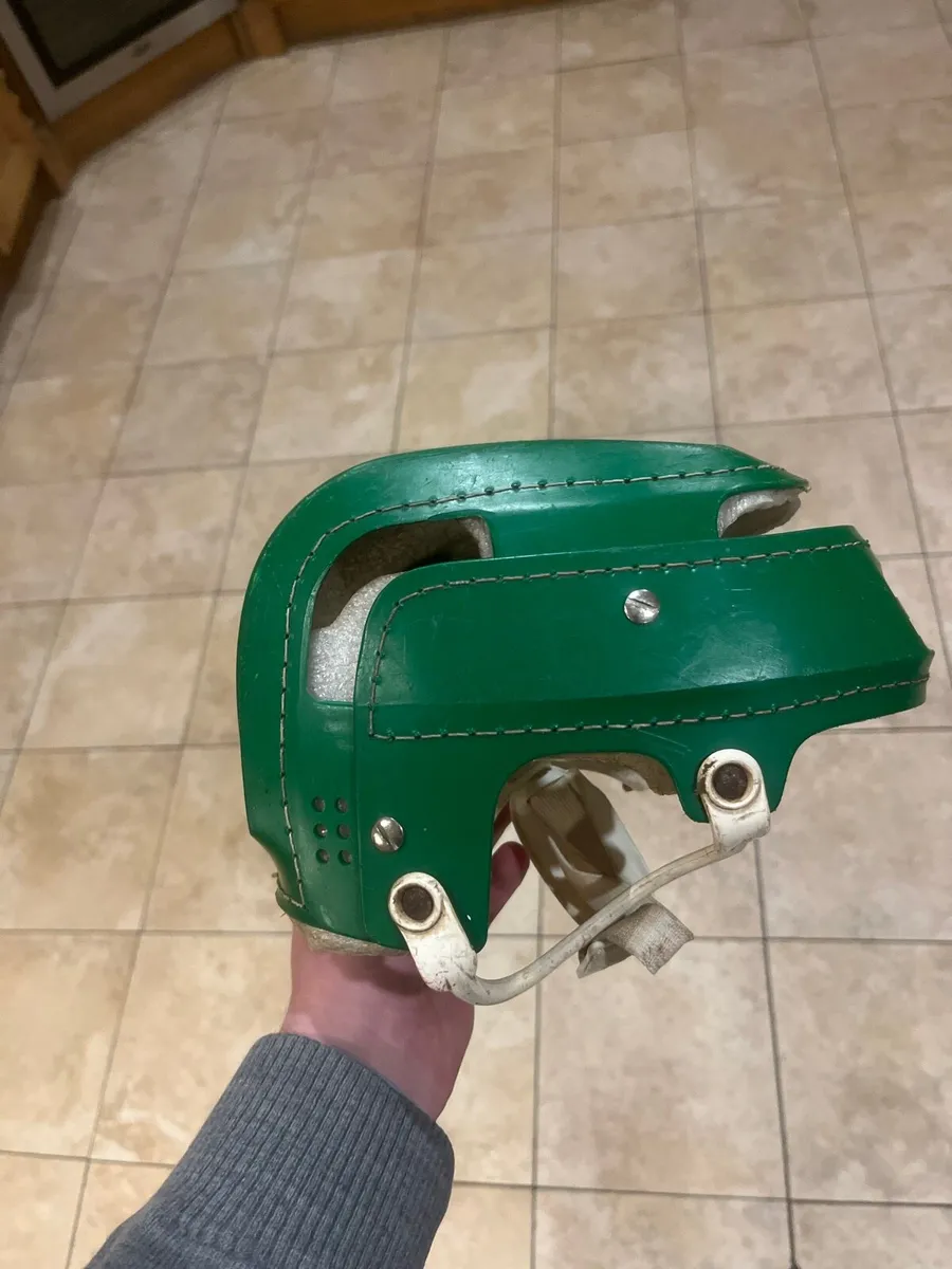 Oldstyle hurling helmet - Image 2