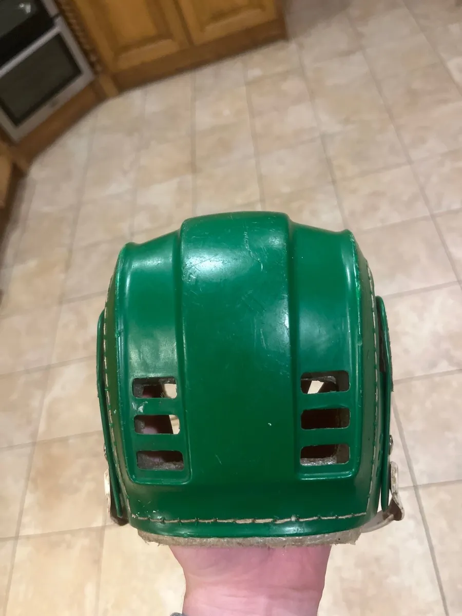 Oldstyle hurling helmet - Image 3