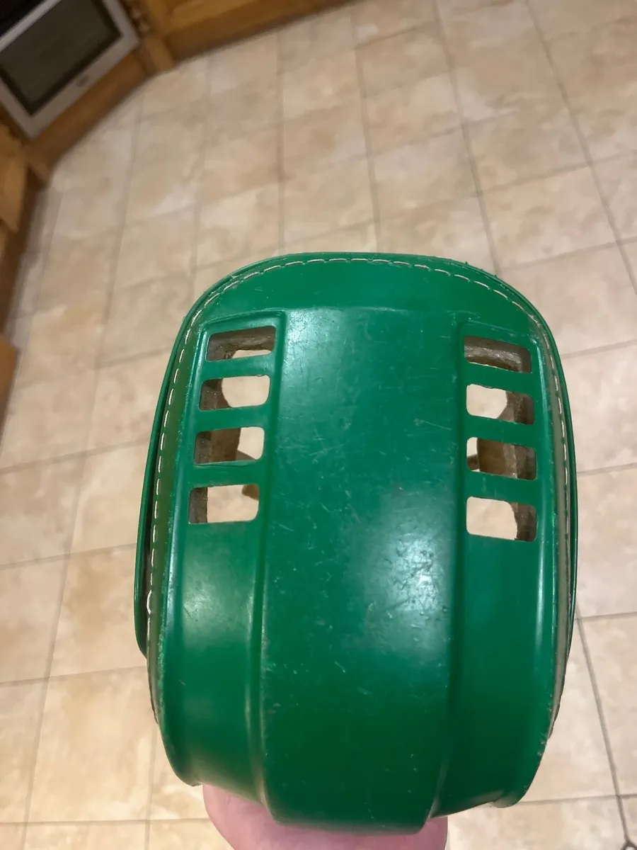 Oldstyle hurling helmet - Image 4