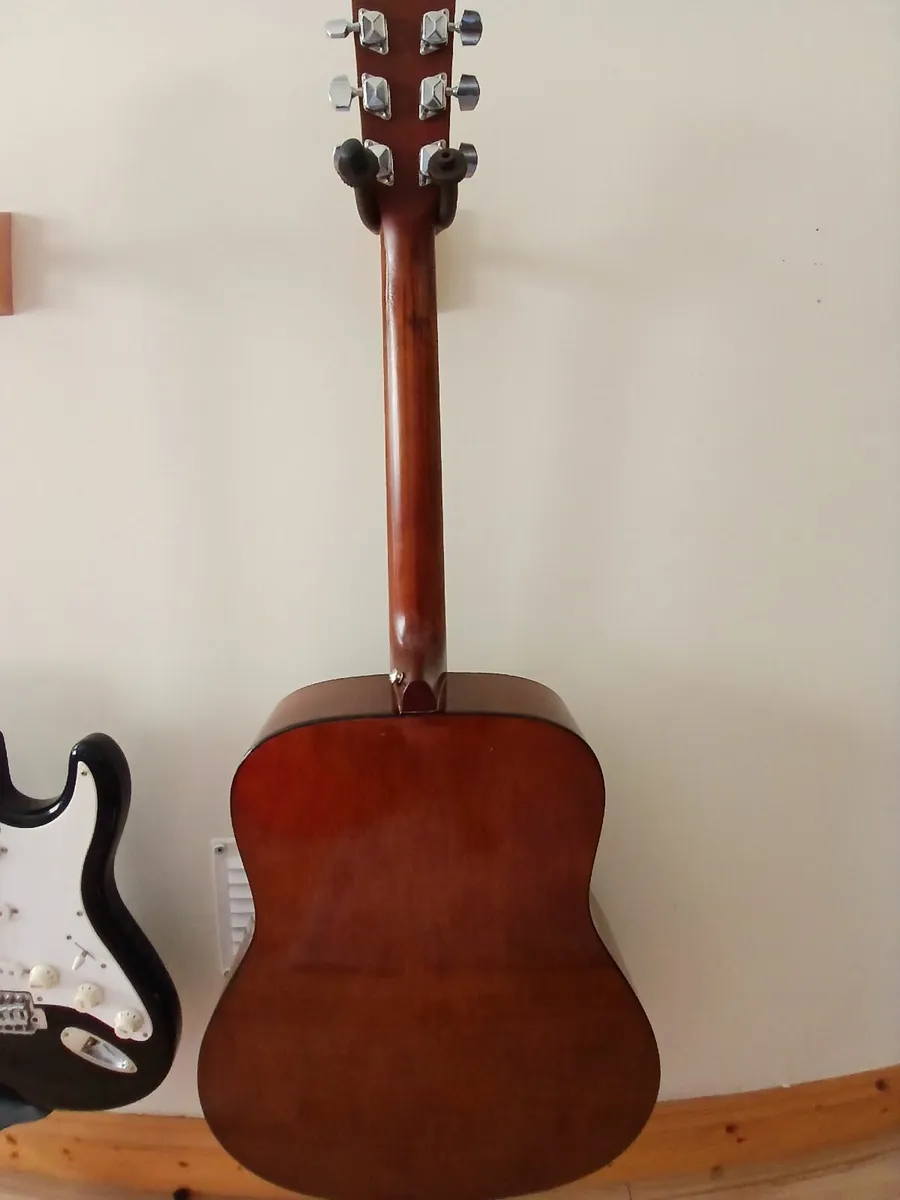 Yamaha guitar - Image 2