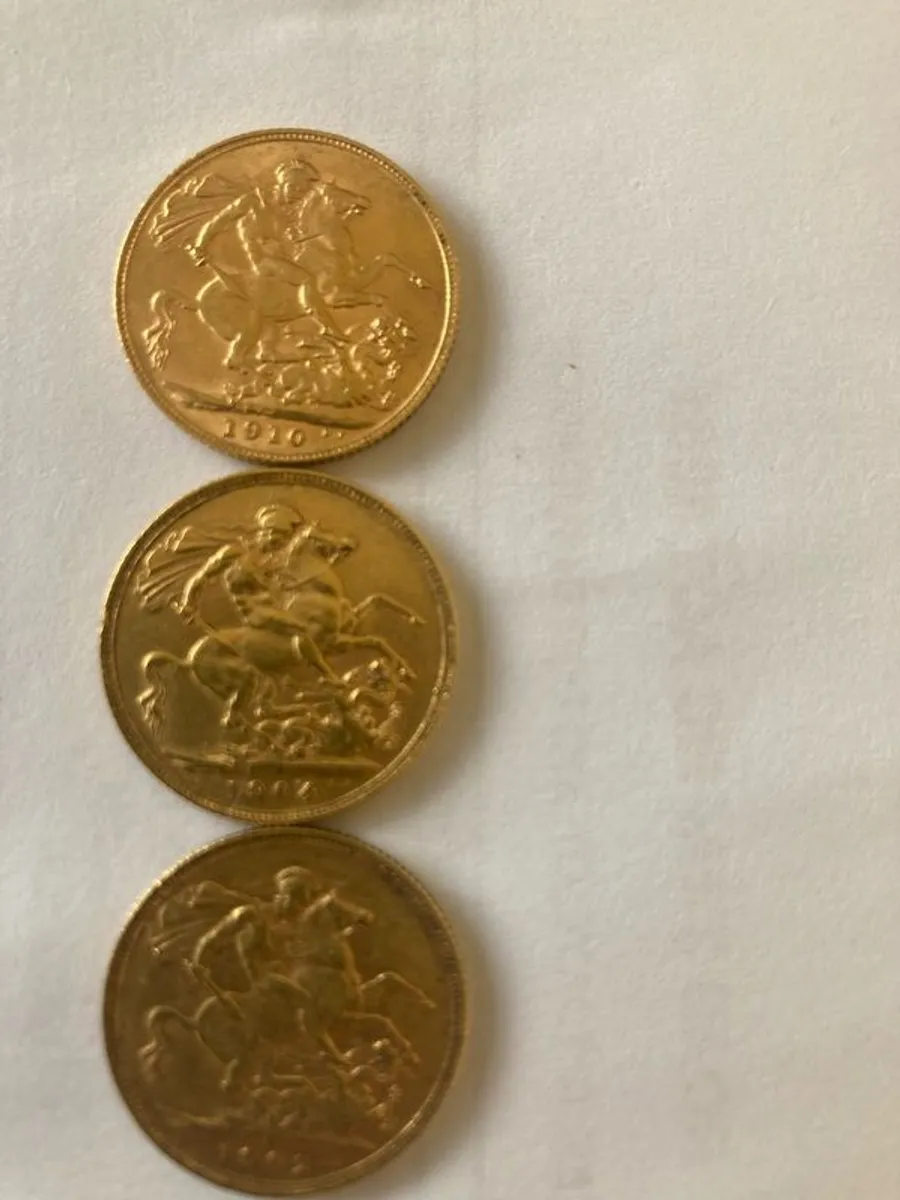 gold 3 full sovereigns 3 half sovereigns as can be seen the asking price is an error it was meant to be 4500 and I can not edit it so please bear that in mind. - Image 3