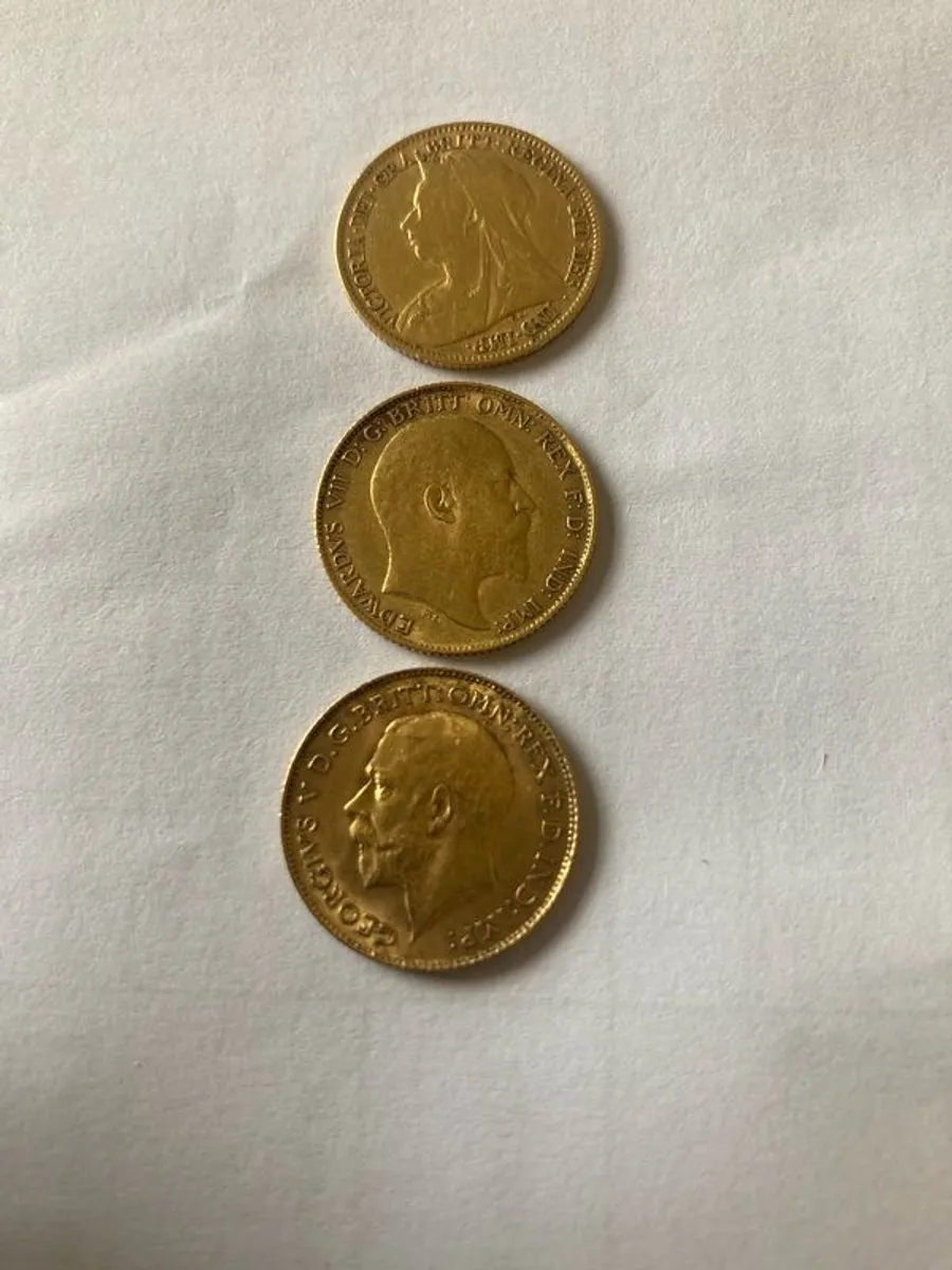 gold 3 full sovereigns 3 half sovereigns as can be seen the asking price is an error it was meant to be 4500 and I can not edit it so please bear that in mind. - Image 4
