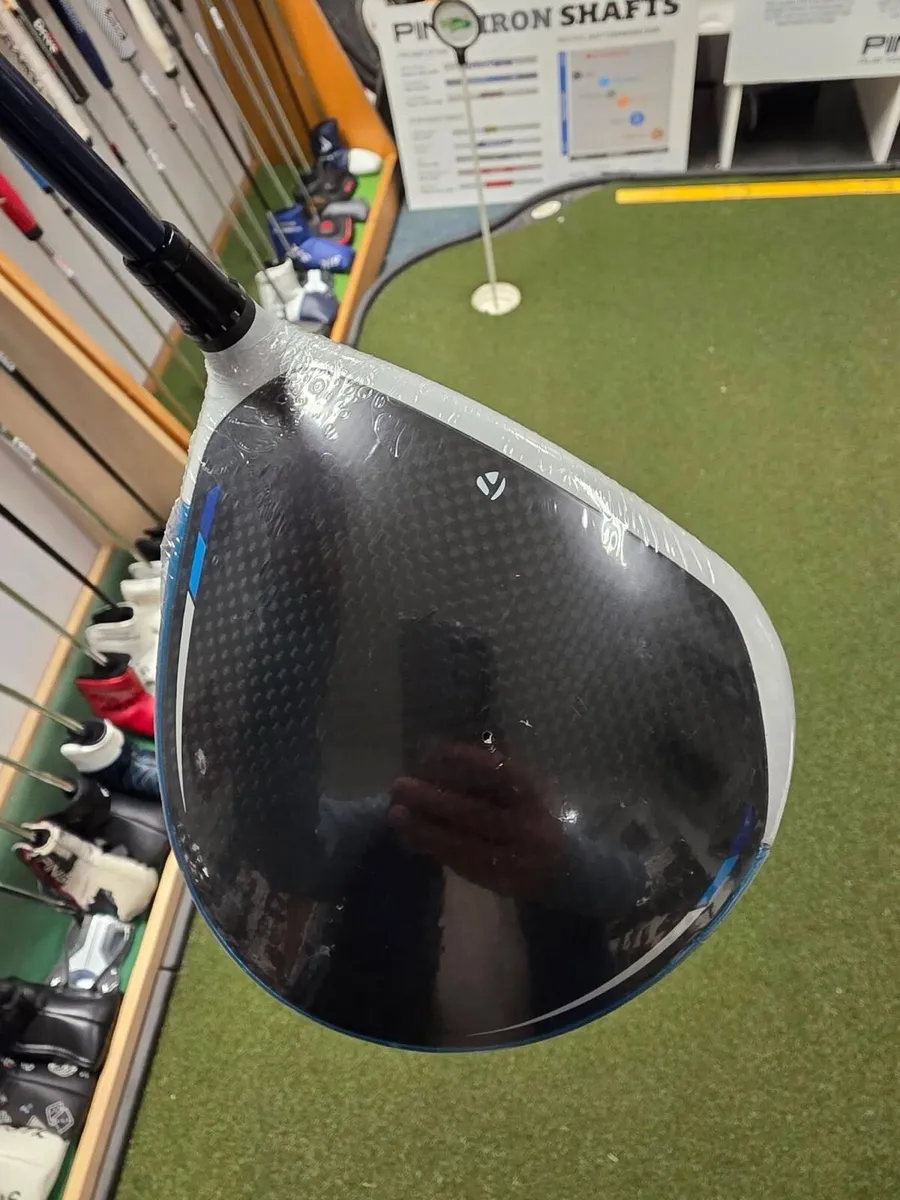 Brand New Taylormade Sim2 Max - Image 3