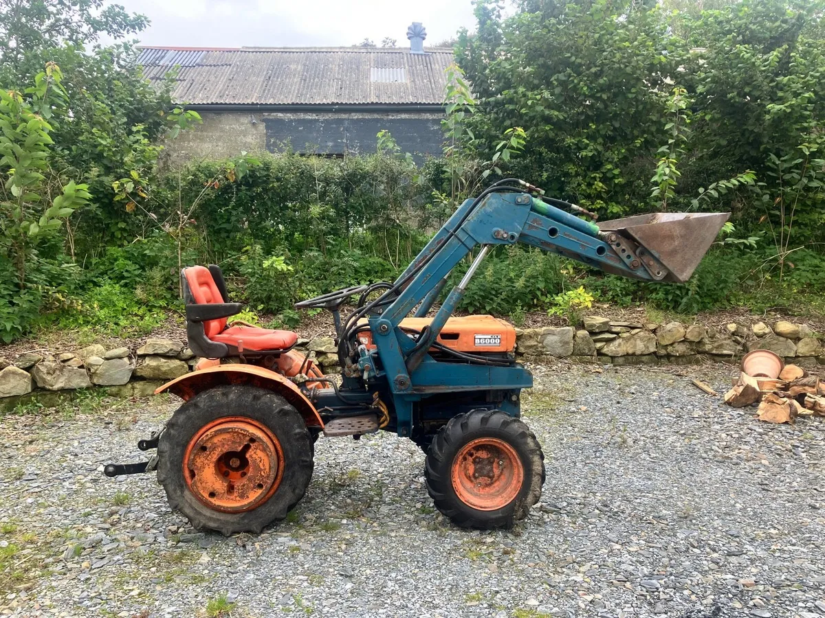 Kubota compact tractor - Image 2