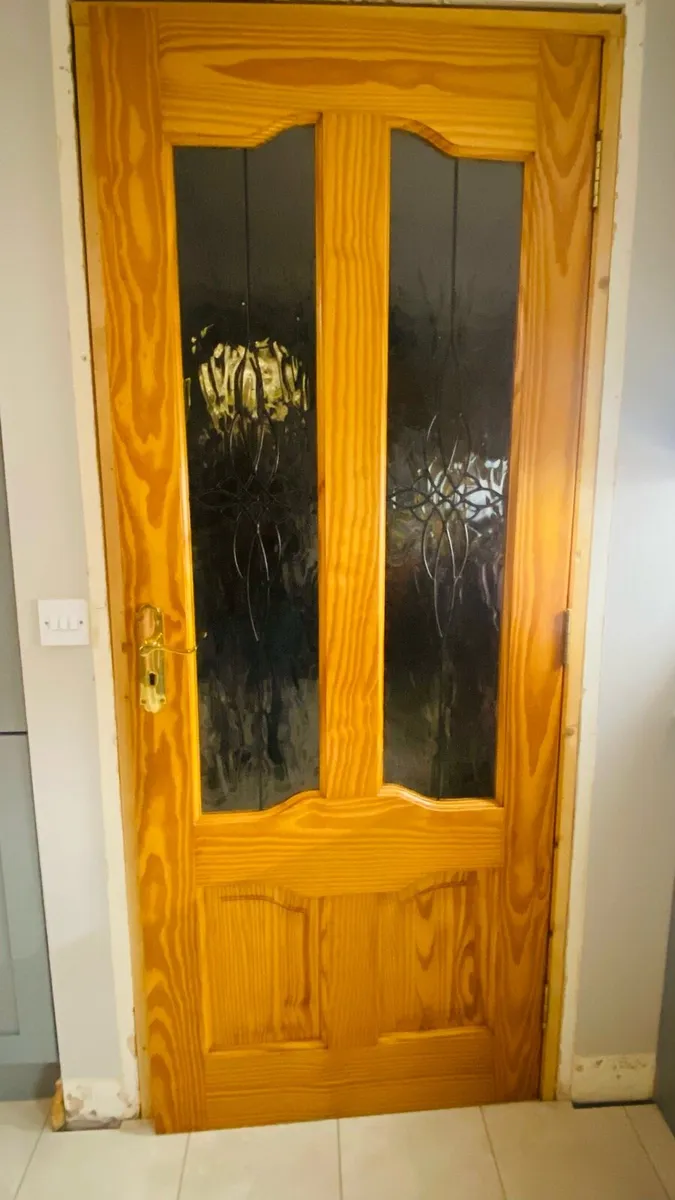 6 x Internal Solid Pine Doors - Image 1