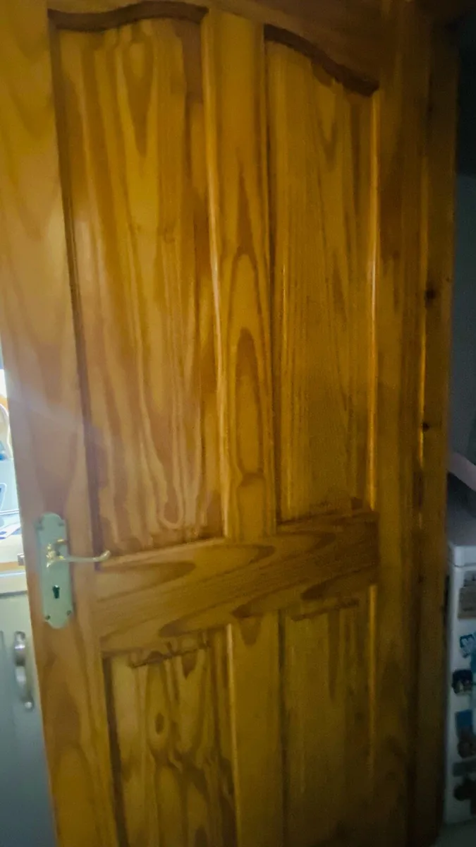 6 x Internal Solid Pine Doors - Image 3