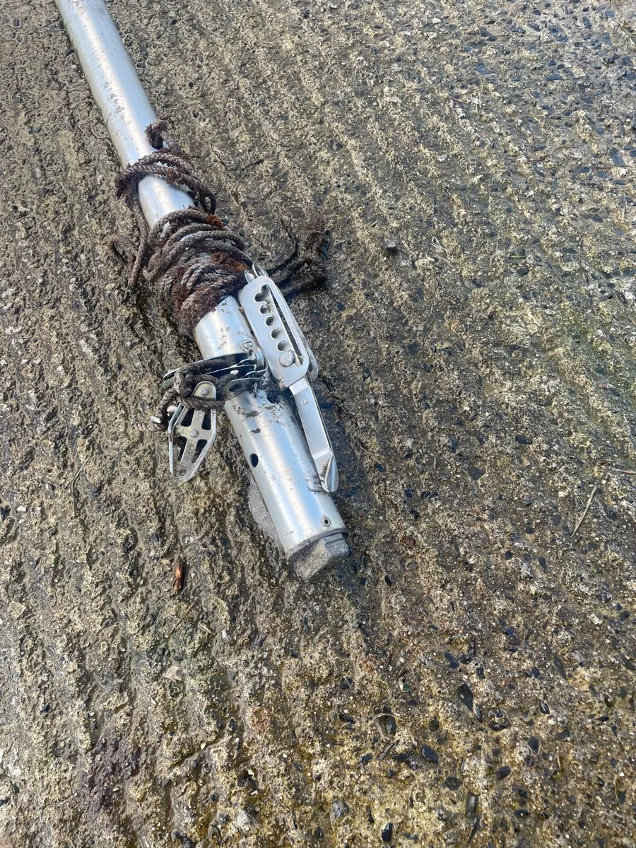 Stainless steel mast for sailing boat - Image 1