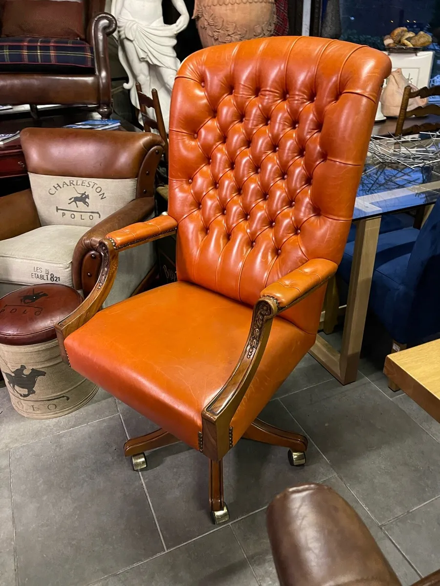 Presidential captain’s desk chair - Image 1