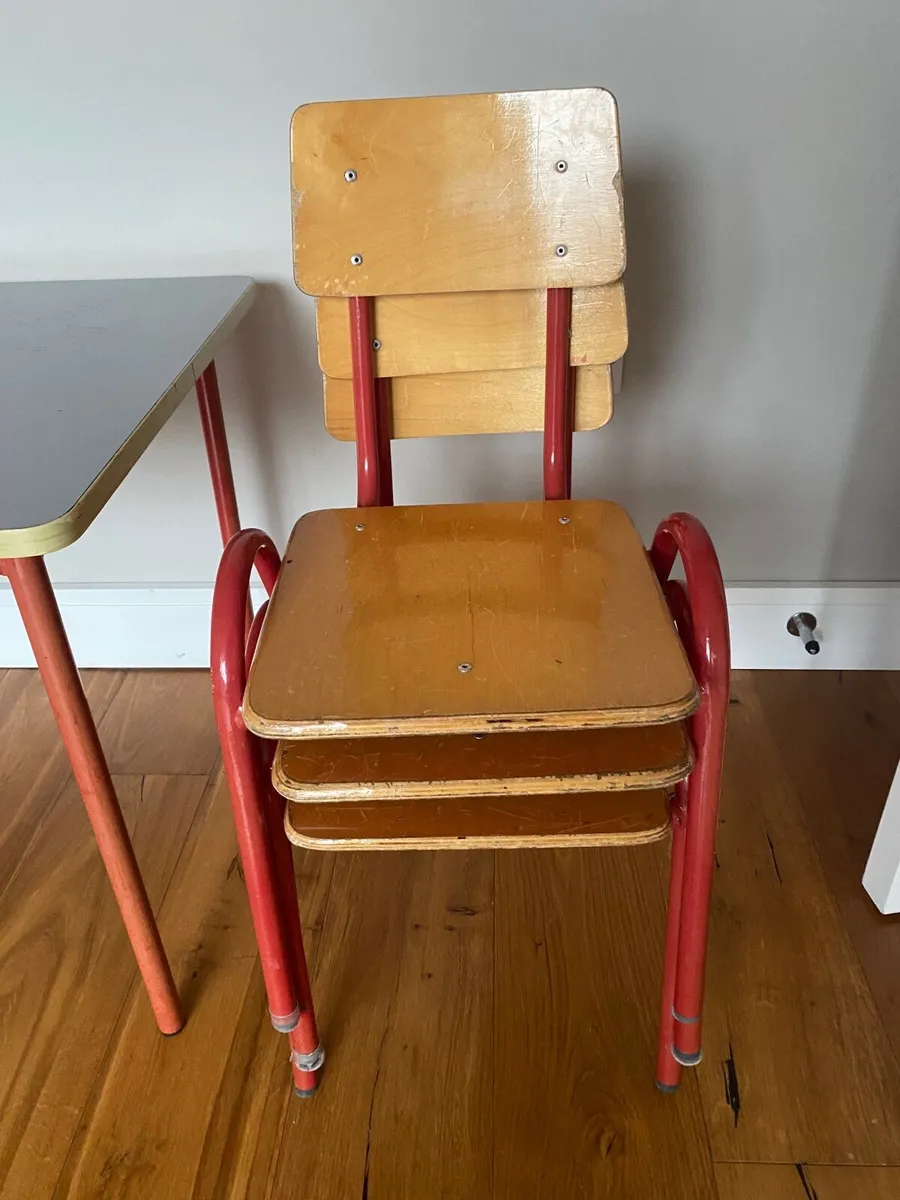 School table and chairs - Image 2