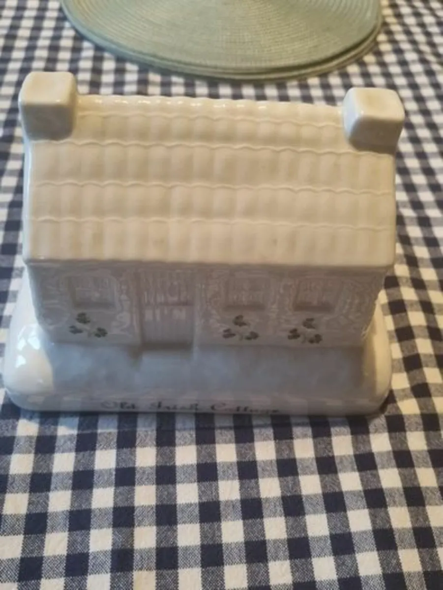 Donegal Parian China Cottage - Image 4