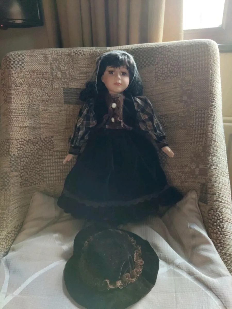 Vintage Porcelain doll - Image 4
