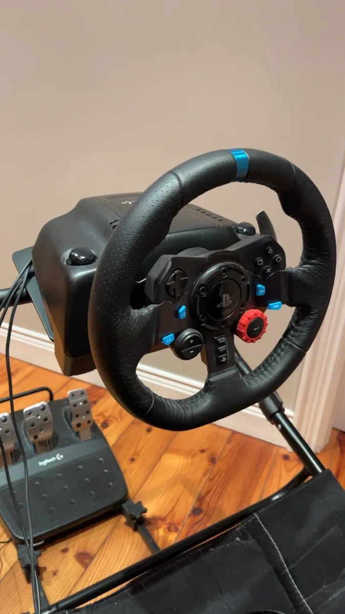 Logitech g29 steering wheel and gaming chair - Image 2