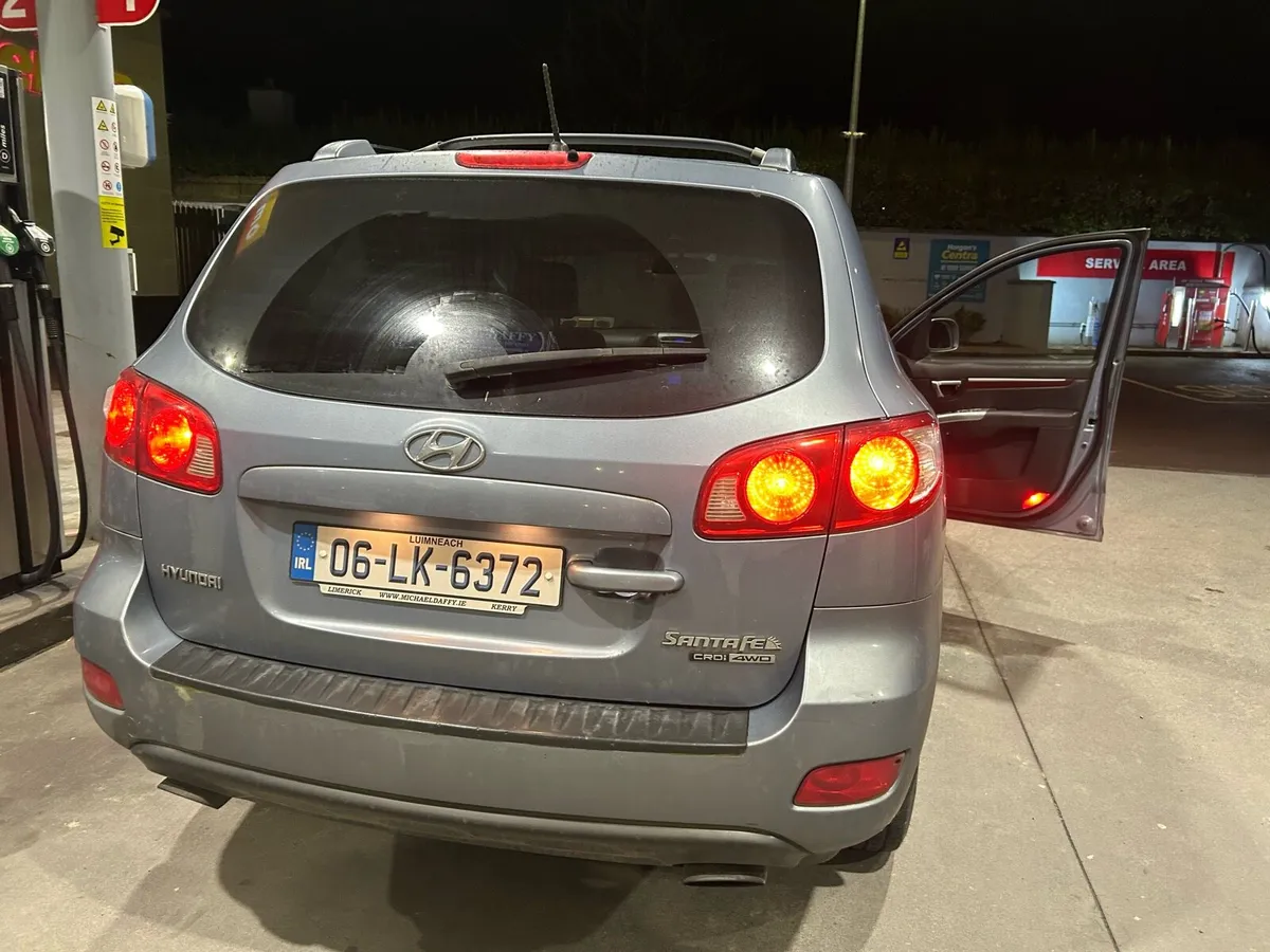 2006 Hyundai Santa Fe Auto 4x4 - Image 2
