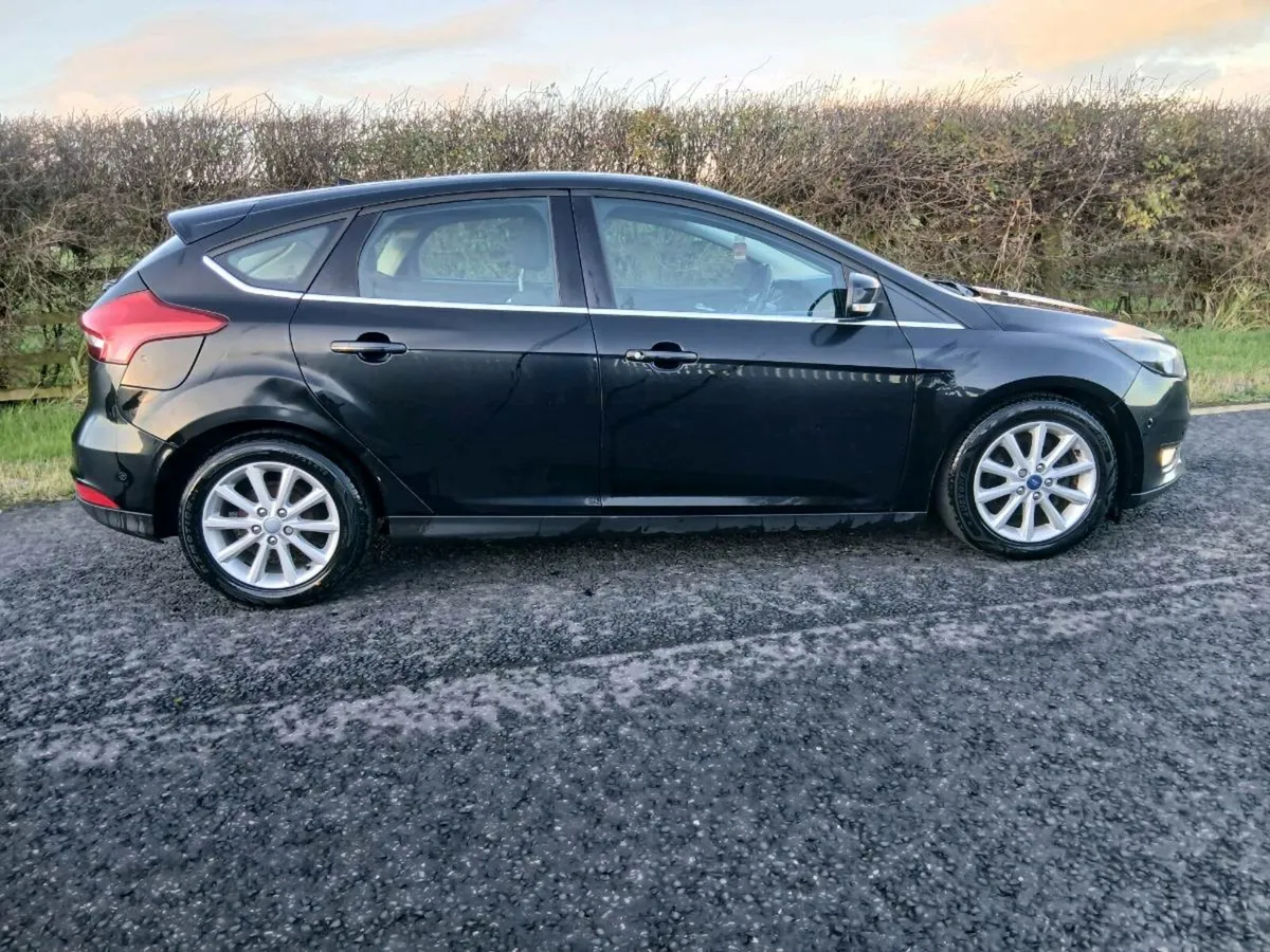 151 FORD FOCUS 1.0 TITANIUM - Image 2