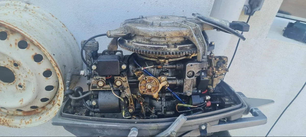 Outboard Engine for Parts - Image 2