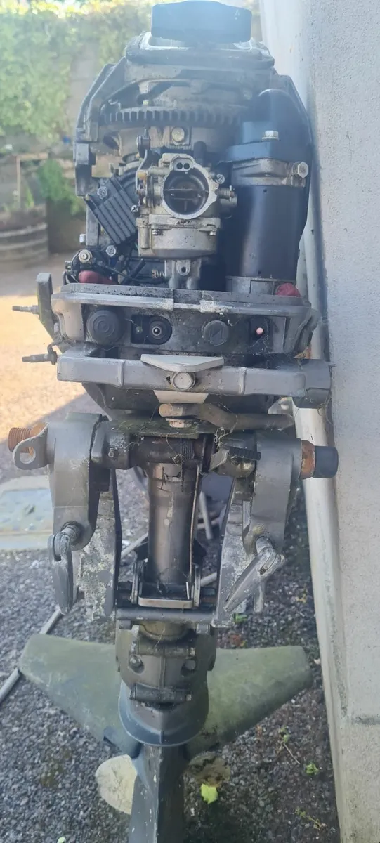 Outboard Engine for Parts - Image 3