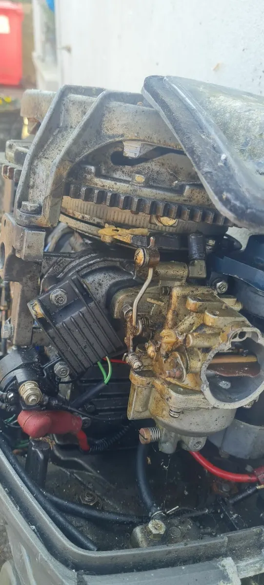 Outboard Engine for Parts - Image 4