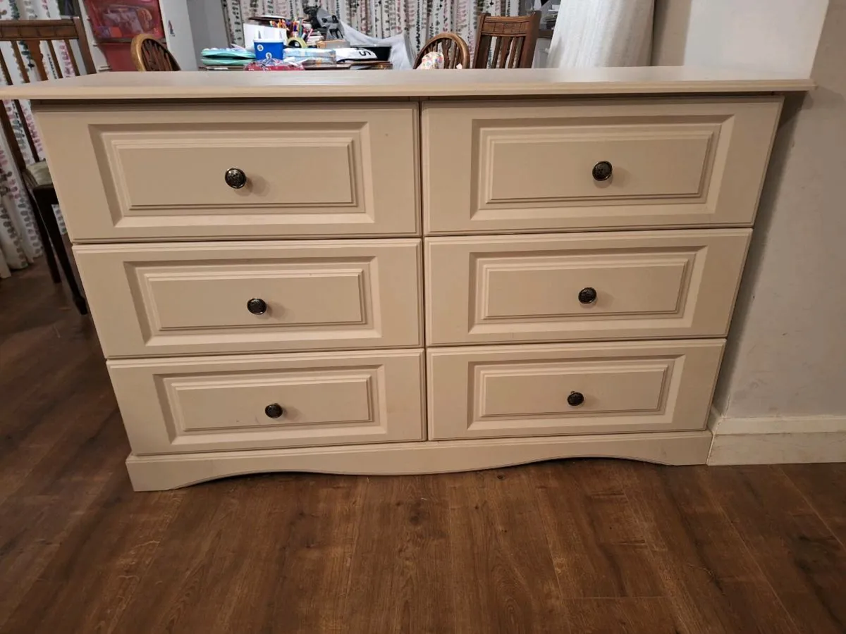 Chest of drawers - Image 2