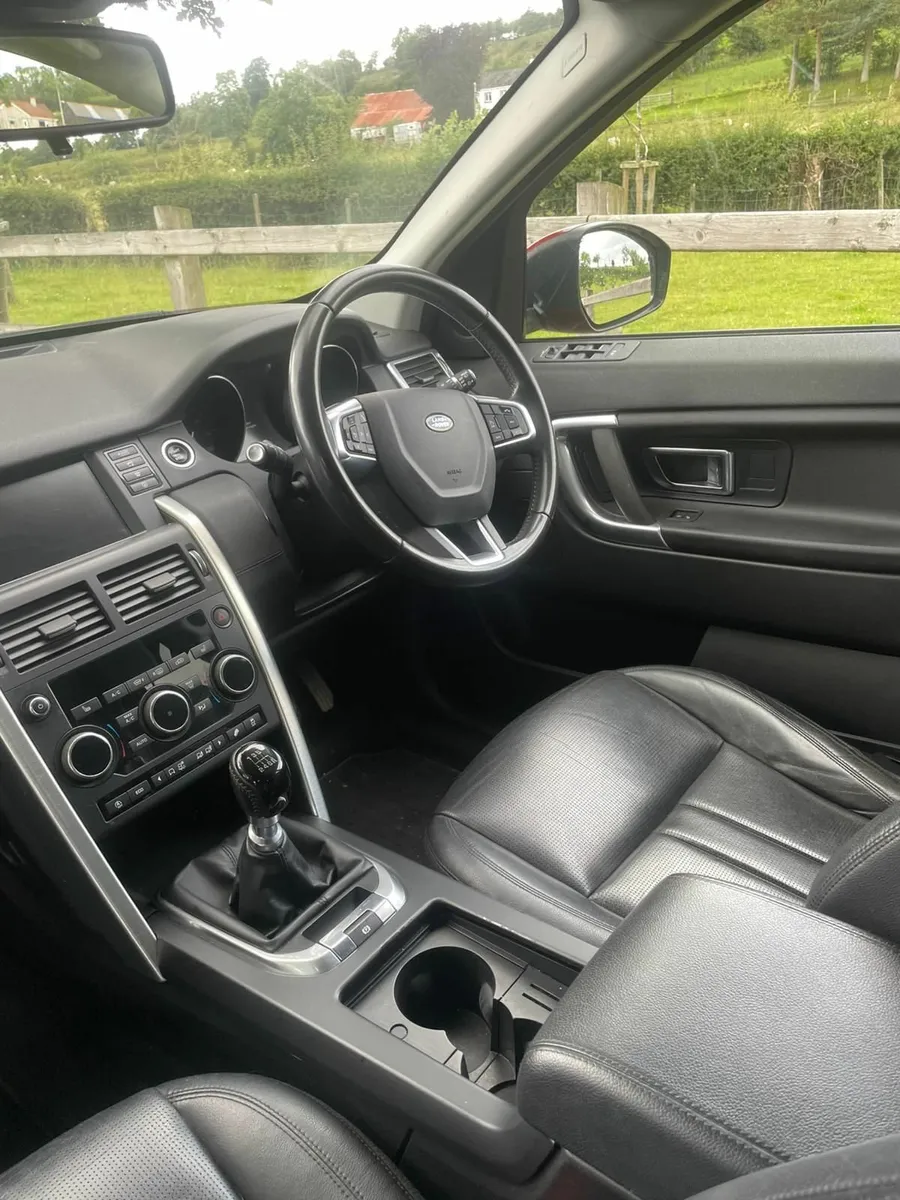Land Rover Discovery Sport 2018 - Image 3