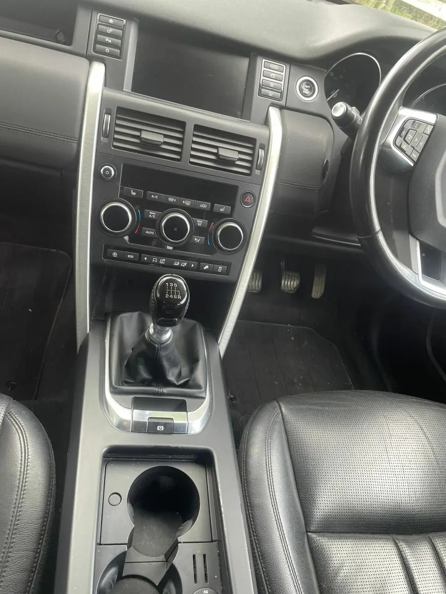 Land Rover Discovery Sport 2018 - Image 4