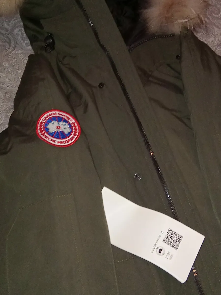 LADYS CANADA GOOSE JACKET - Image 3