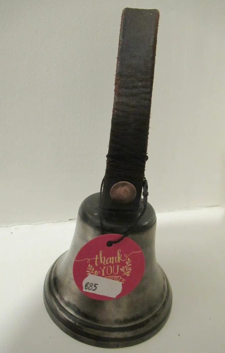antique vintage SCHOOL BELL bronze cottage pub - Image 2