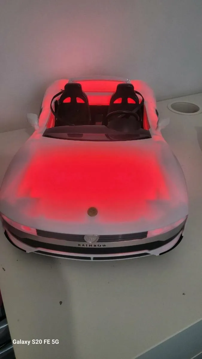 Rainbow high car - Image 4