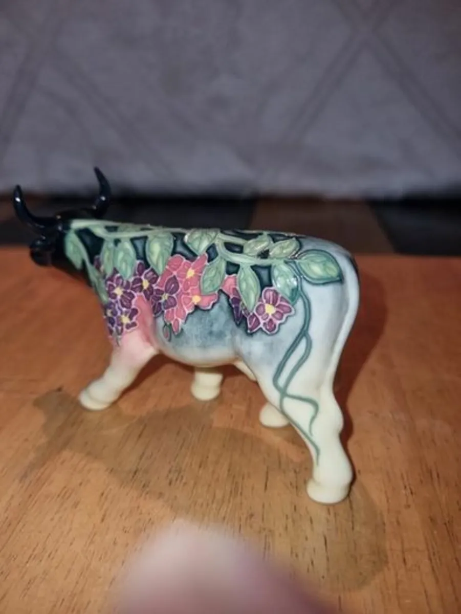 Porcelain colorful cow figurine - Image 2
