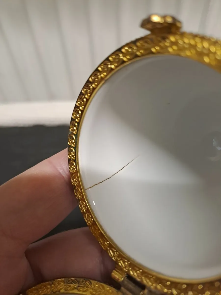 Porcelain Egg shaped trinket box vintage - Image 2