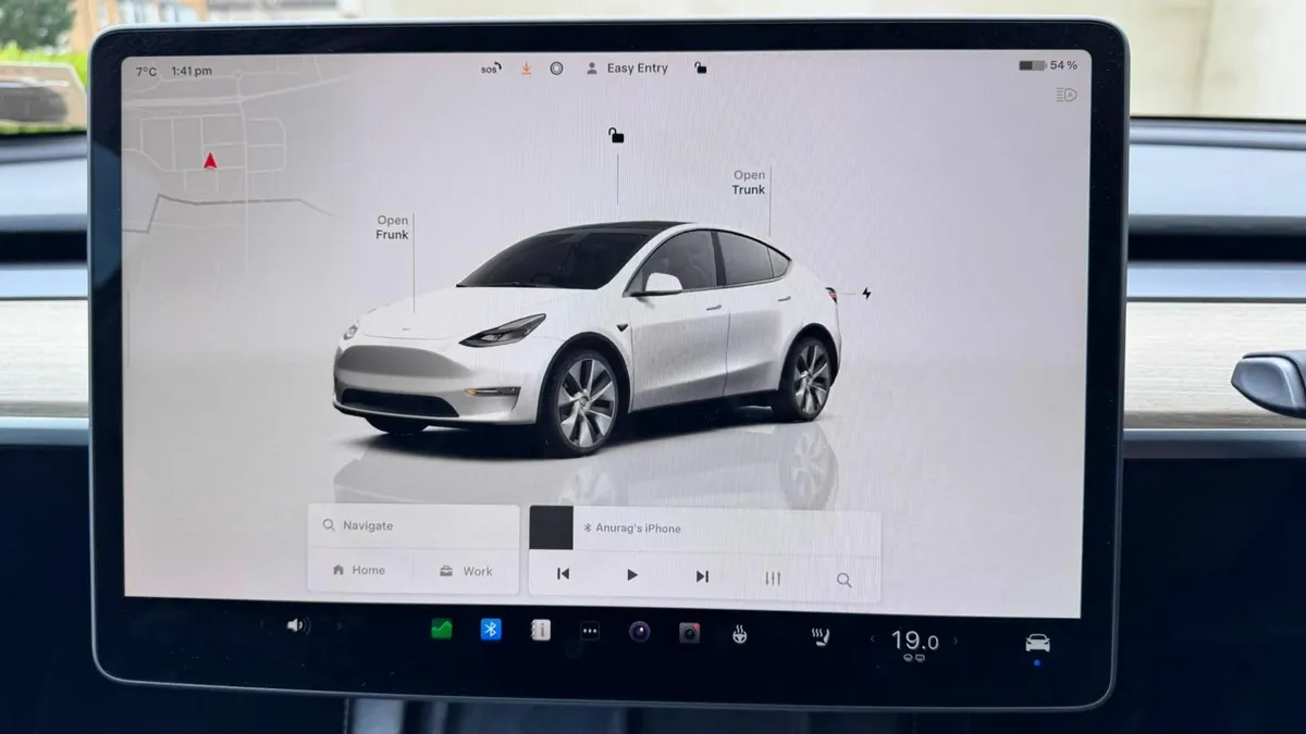 Tesla Model Y Long Range AWD December 2023 - Image 4