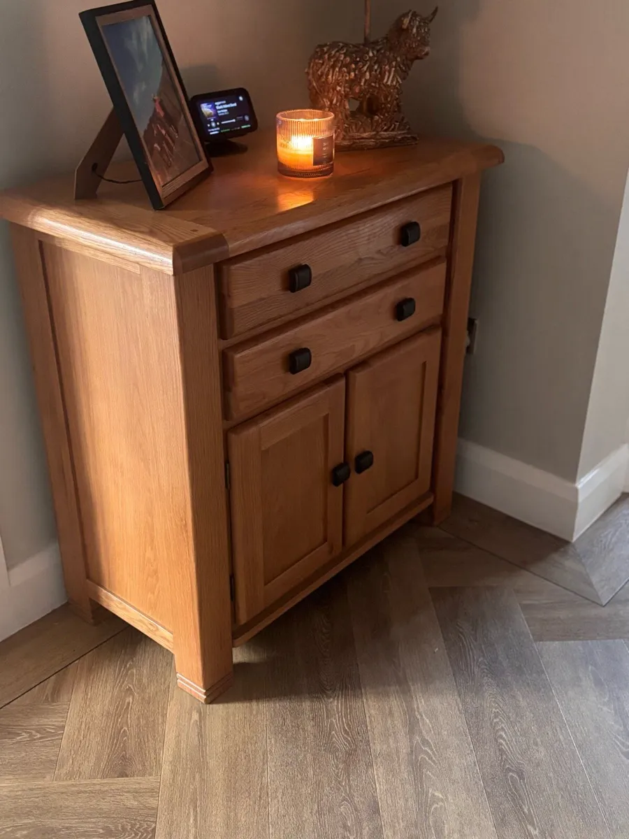 Solid oak side board - Image 1