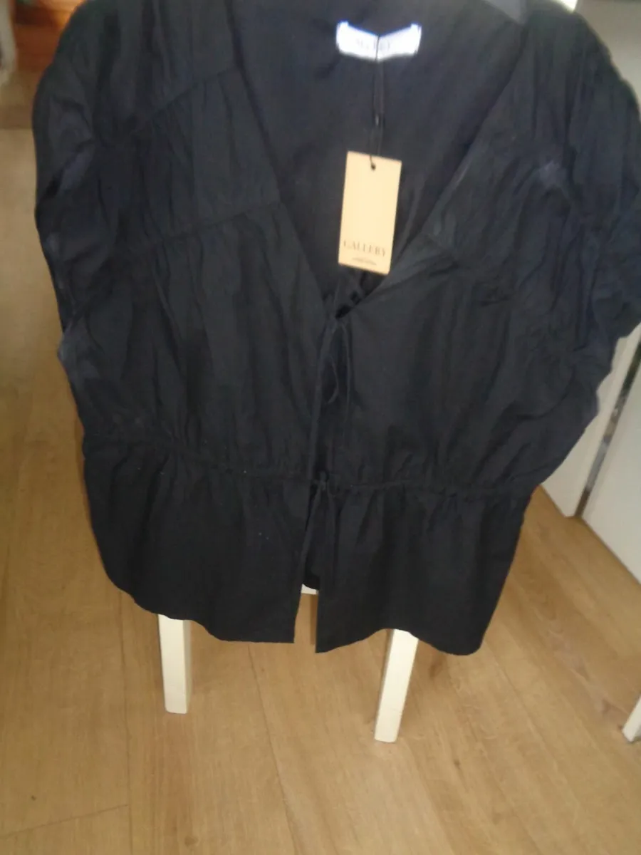 Ladies Sleeveless Top for Sale - Image 1