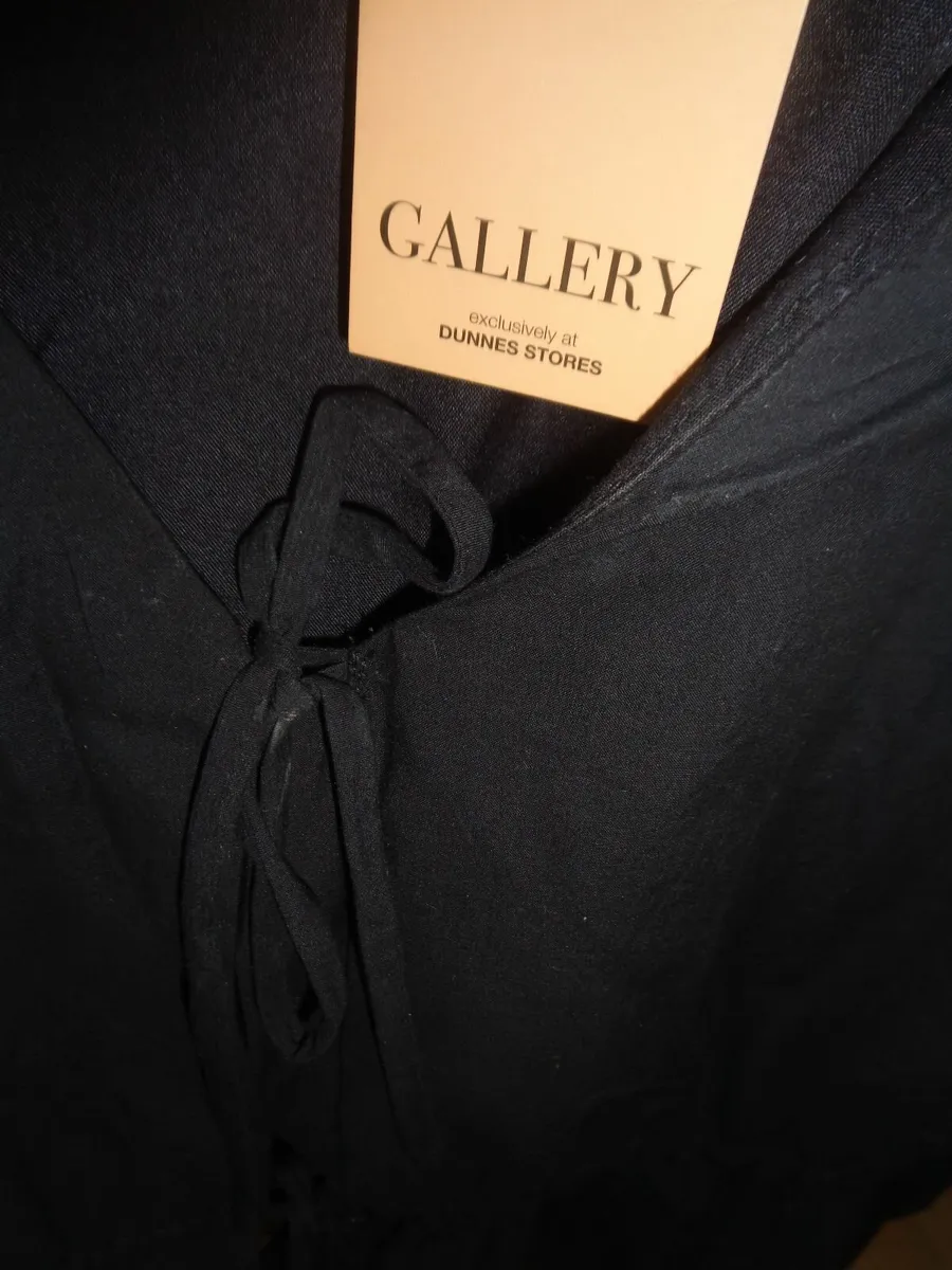 Ladies Sleeveless Top for Sale - Image 2