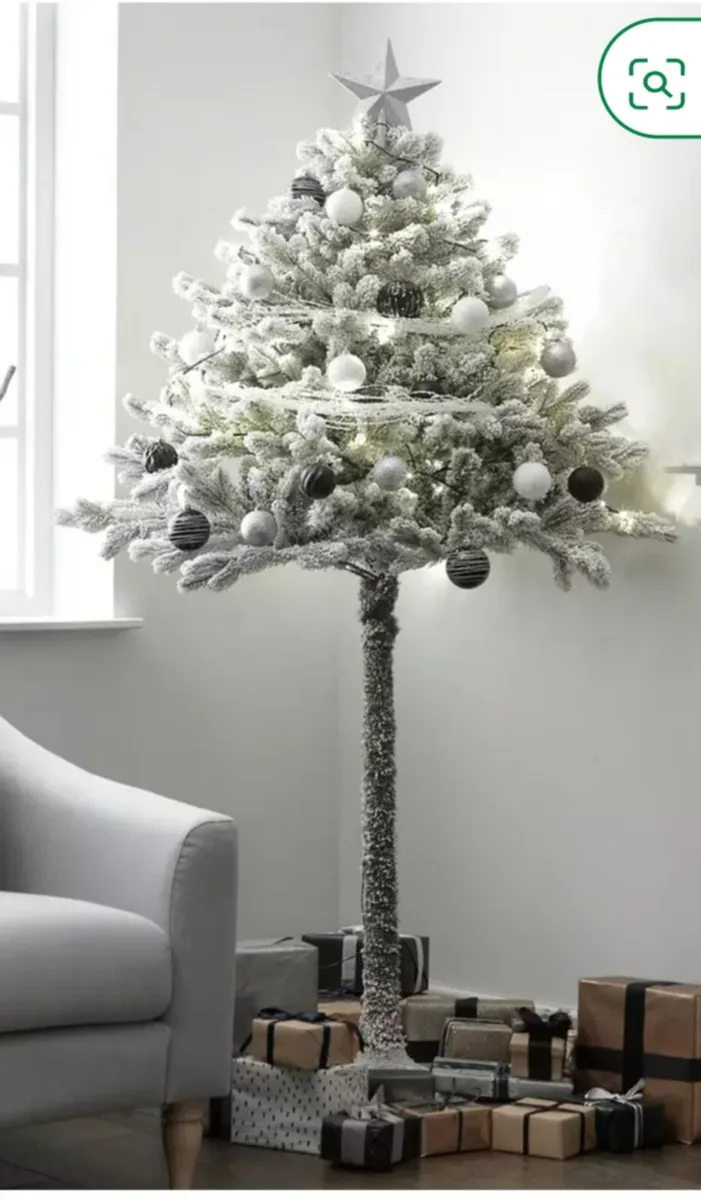 Christmas tree - Image 1
