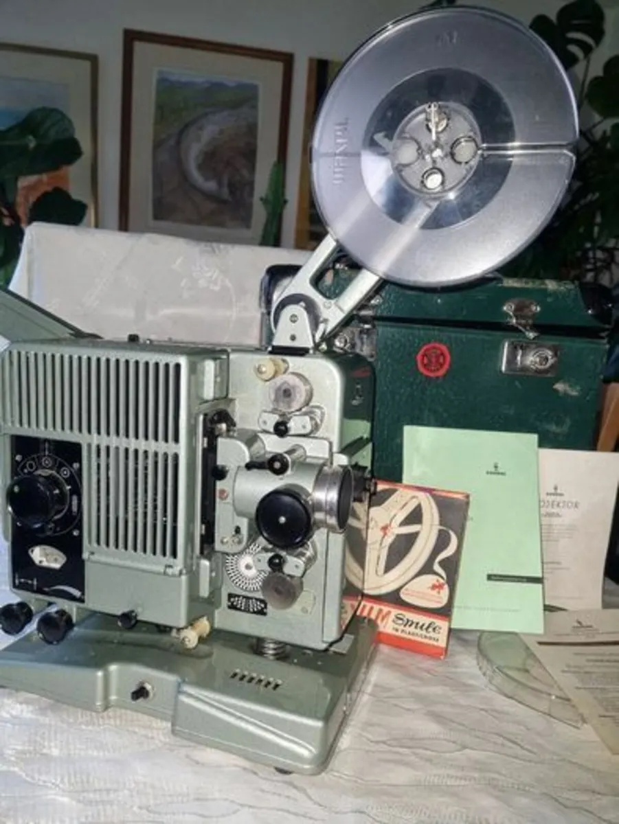 Siemens 2000 vintage film projector - Image 1
