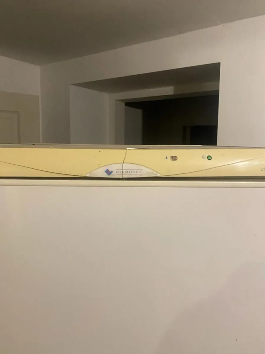 Domotec fridge freezer (slight crack on the top) - Image 3