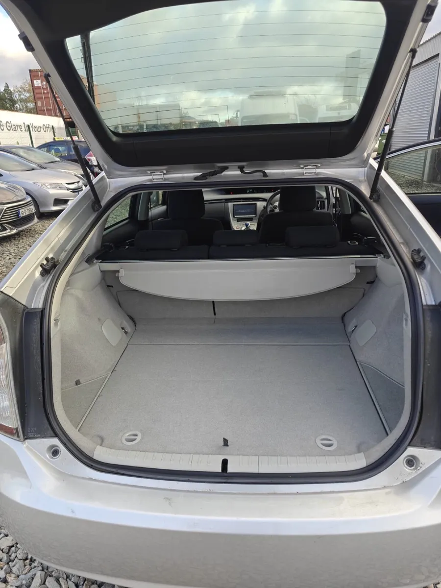 Toyota Prius 2014 - Image 2
