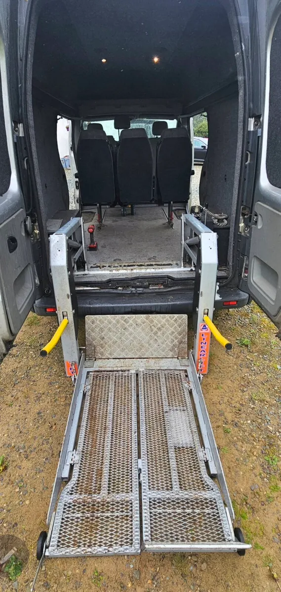 Electric Hydraulic Wheelchair Lift - Image 2