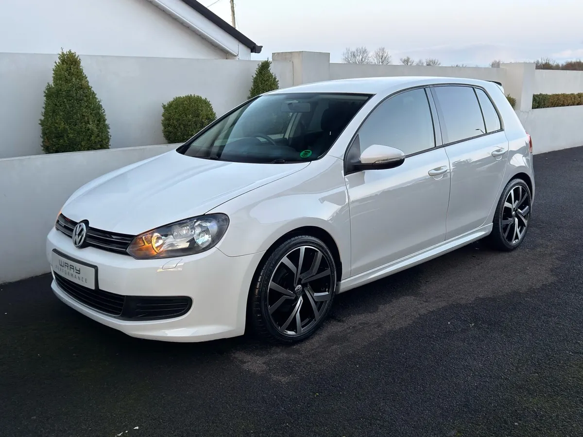 2011 Volkswagen Golf Bluemotion 1.6 TDI 105 - Image 1